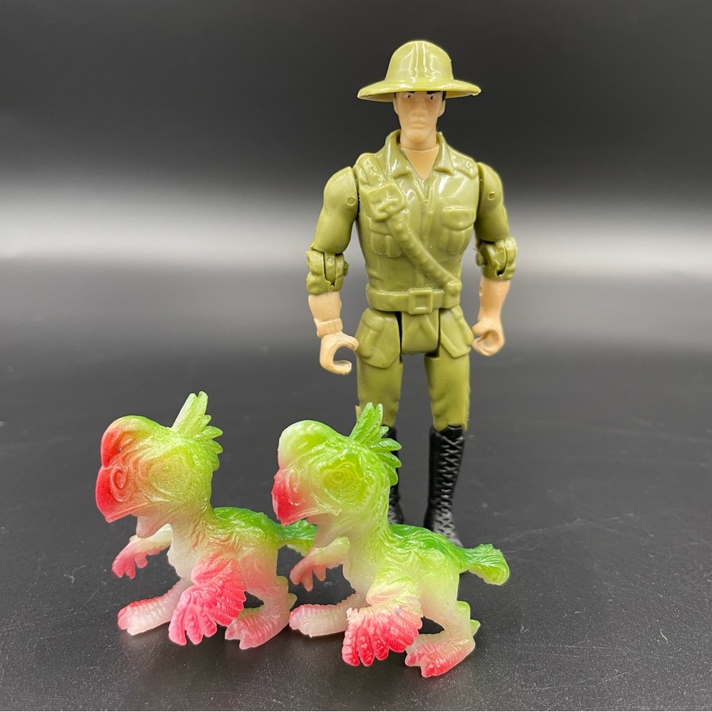 Jungle Rescue Mission soldier with 2 Birds unbranded 4 inch Toy